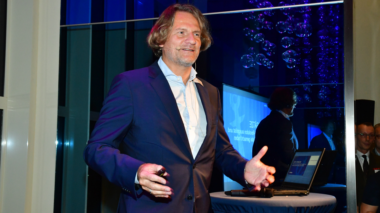 .hamburg präsentiert auf der Speakers Night nic.hamburg